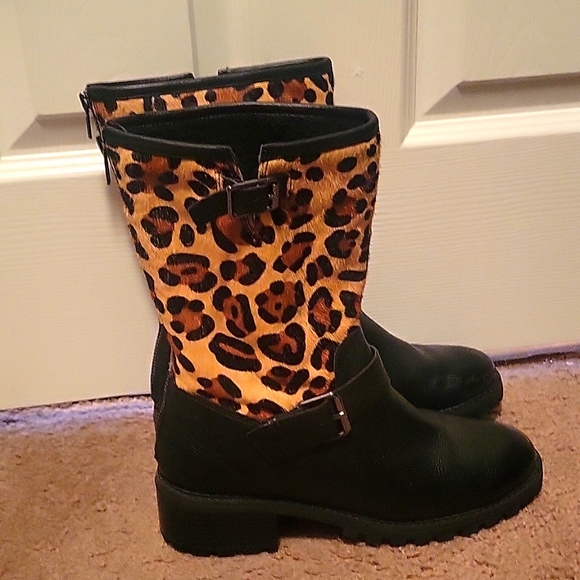 Shoes - Leopard boots